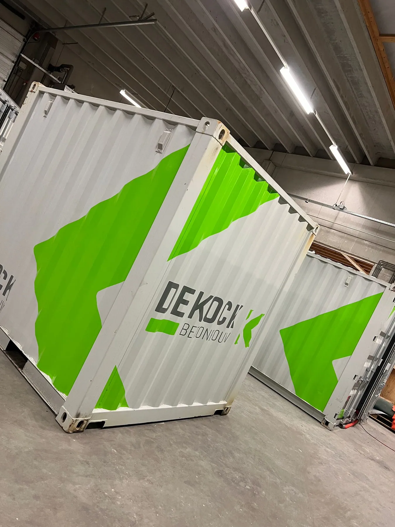 De gewrapte container in overzicht.