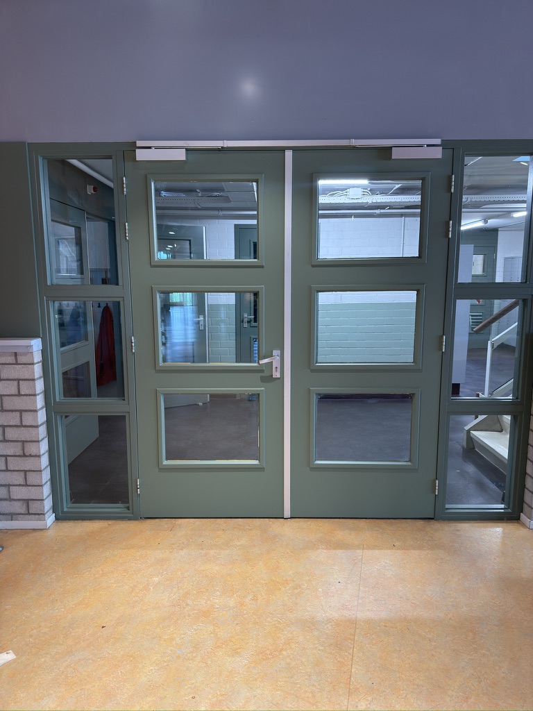 Dubbele groene binnendeuren na Re-Style