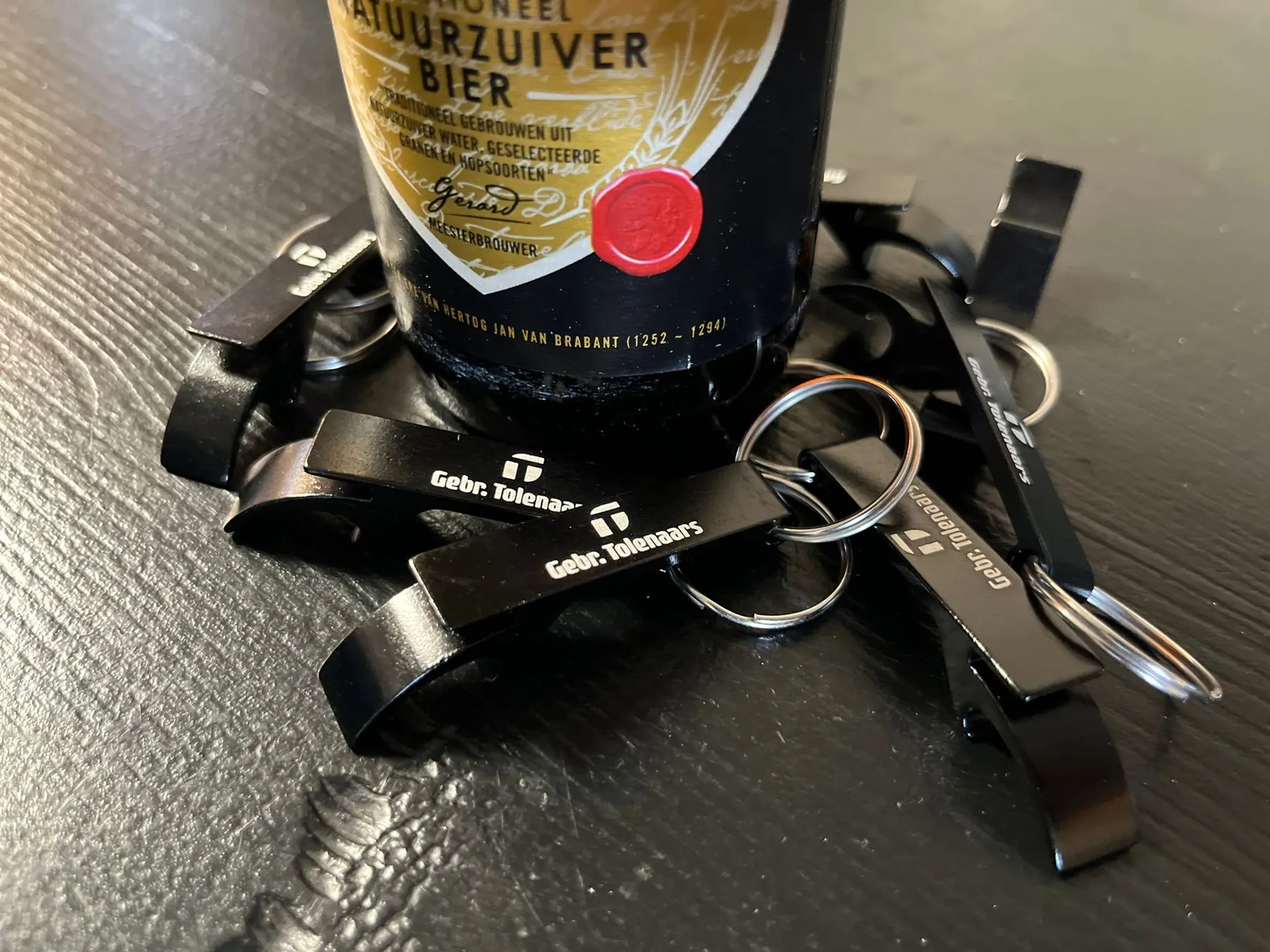 Merchandise die mensen graag gebruiken, de artikelen gebruiksklaar gepresenteerd.