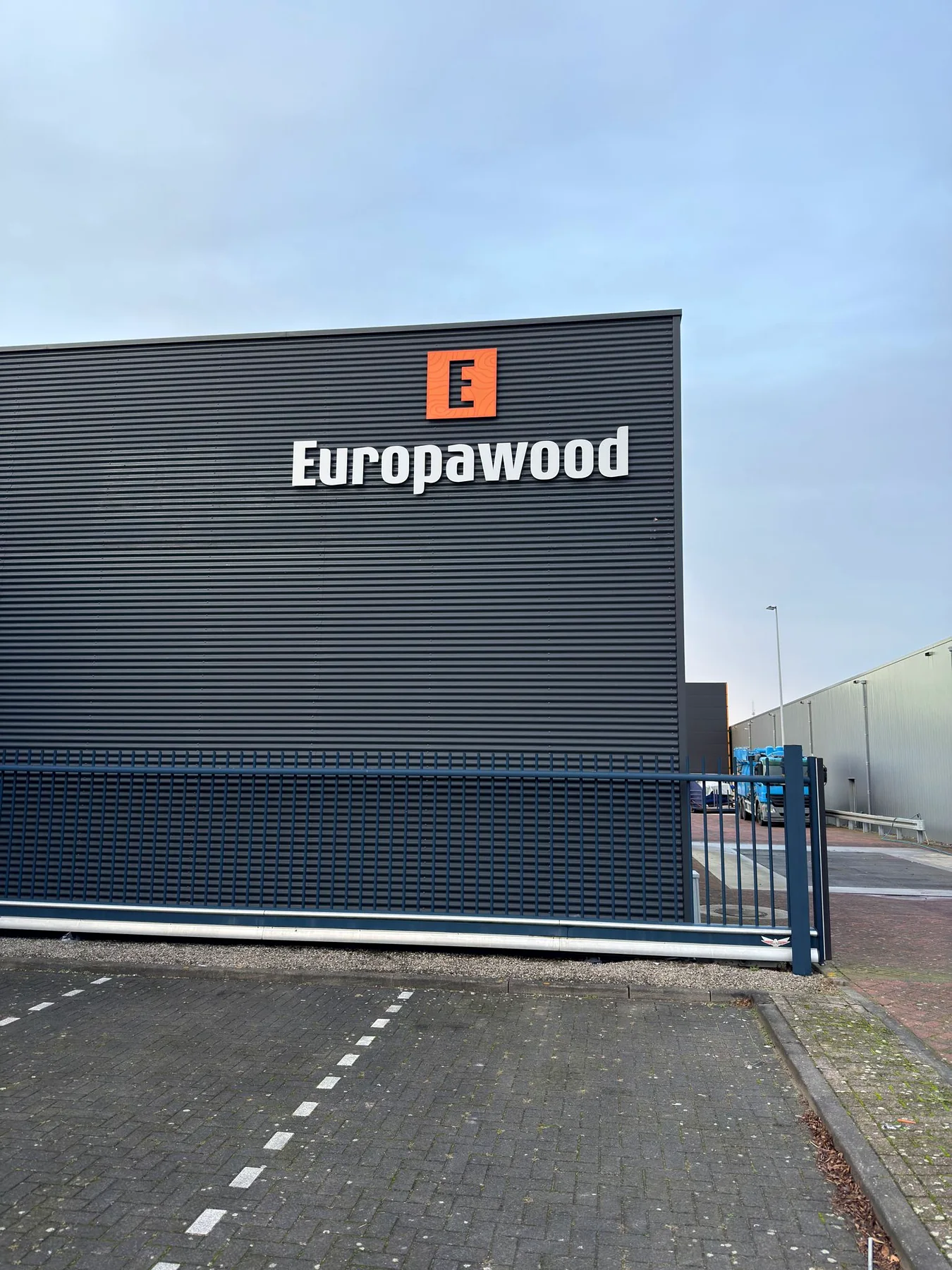 Alternatief aanzicht van de gemonteerde Europawood gevelletters