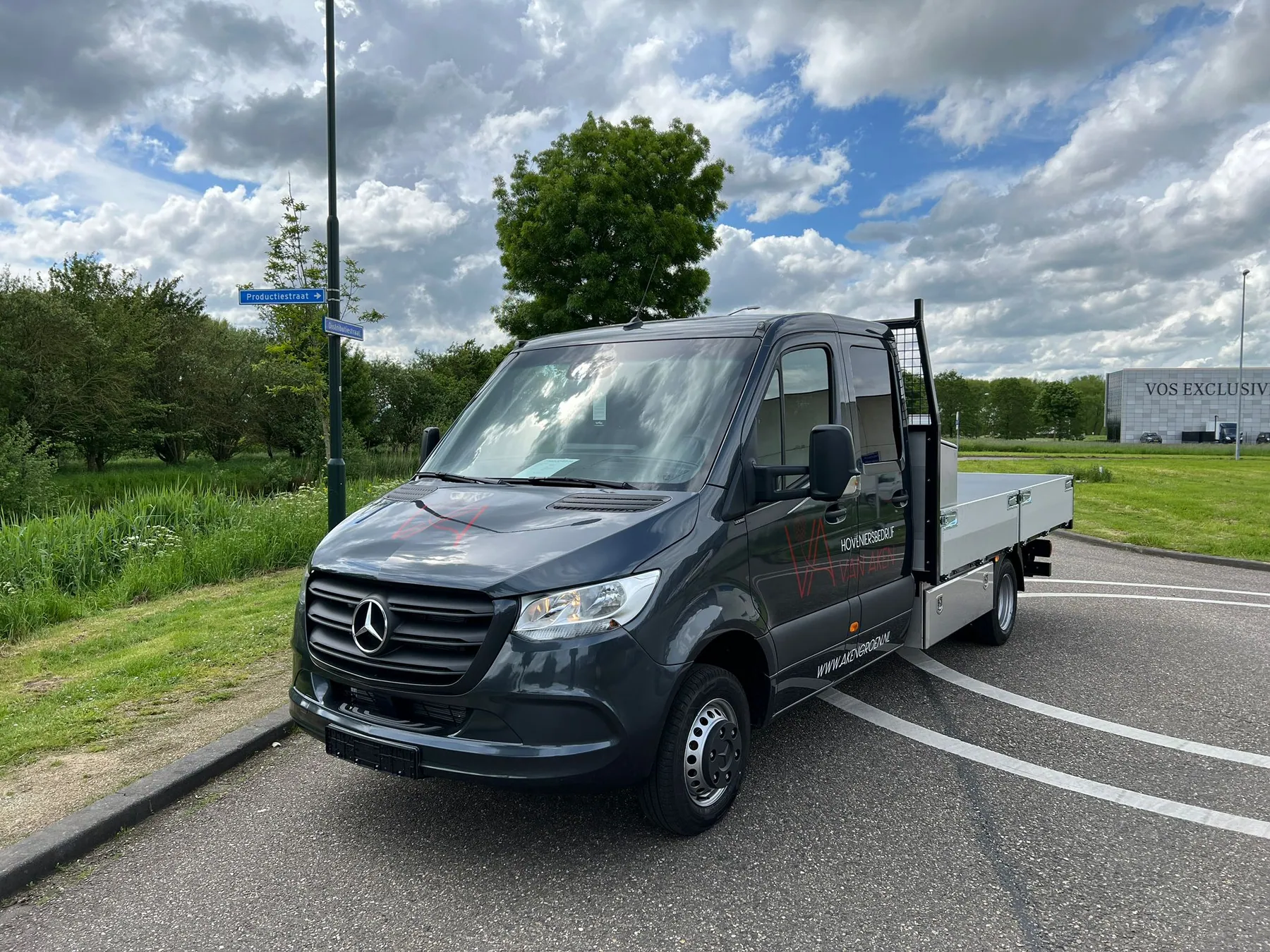 De bedrijfswagen in overzicht.