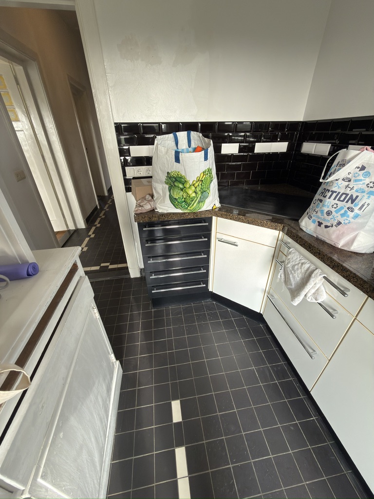 Witte keukenfronten voor de Re-Style vanuit de hoek
