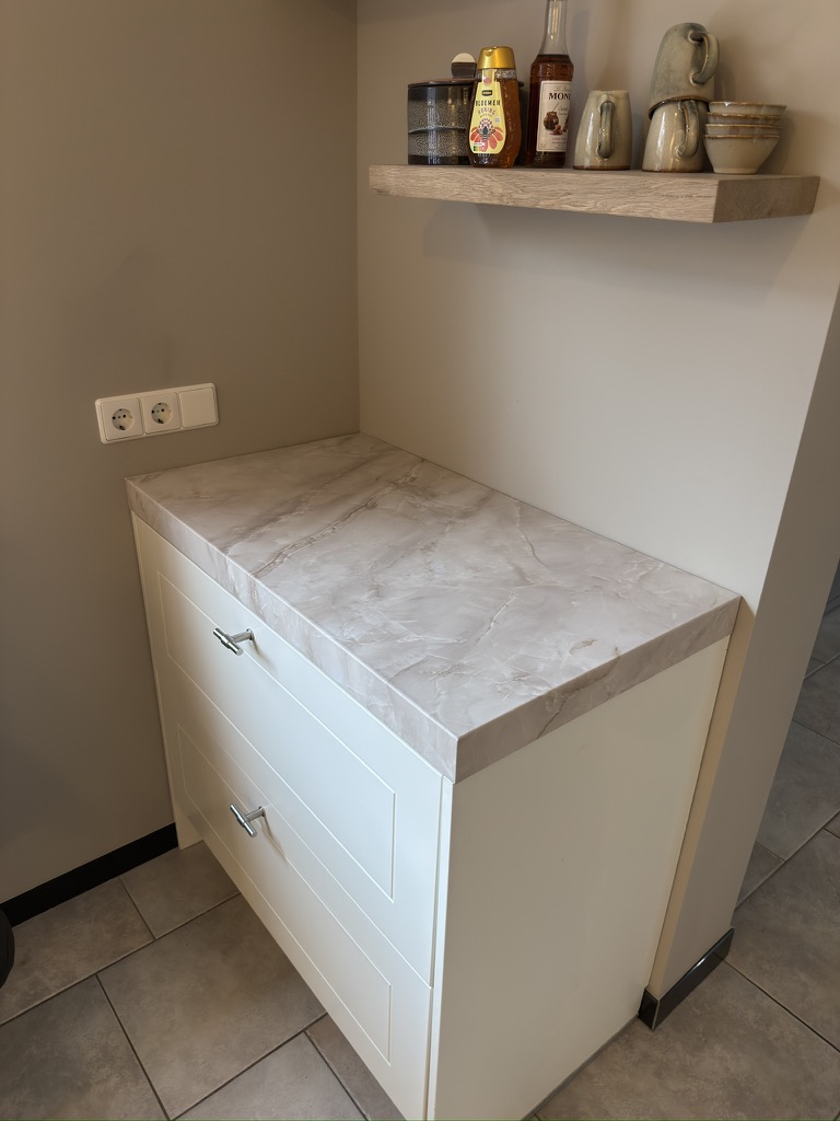 Los koffie-element met licht marmerlook blad