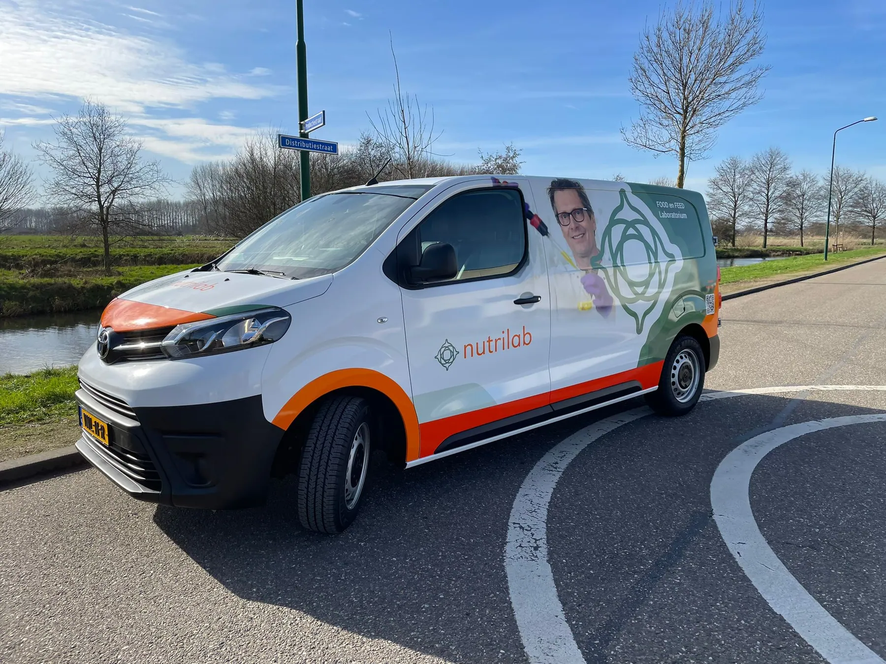 Opvallende full-colour autowrap van Nutrilab