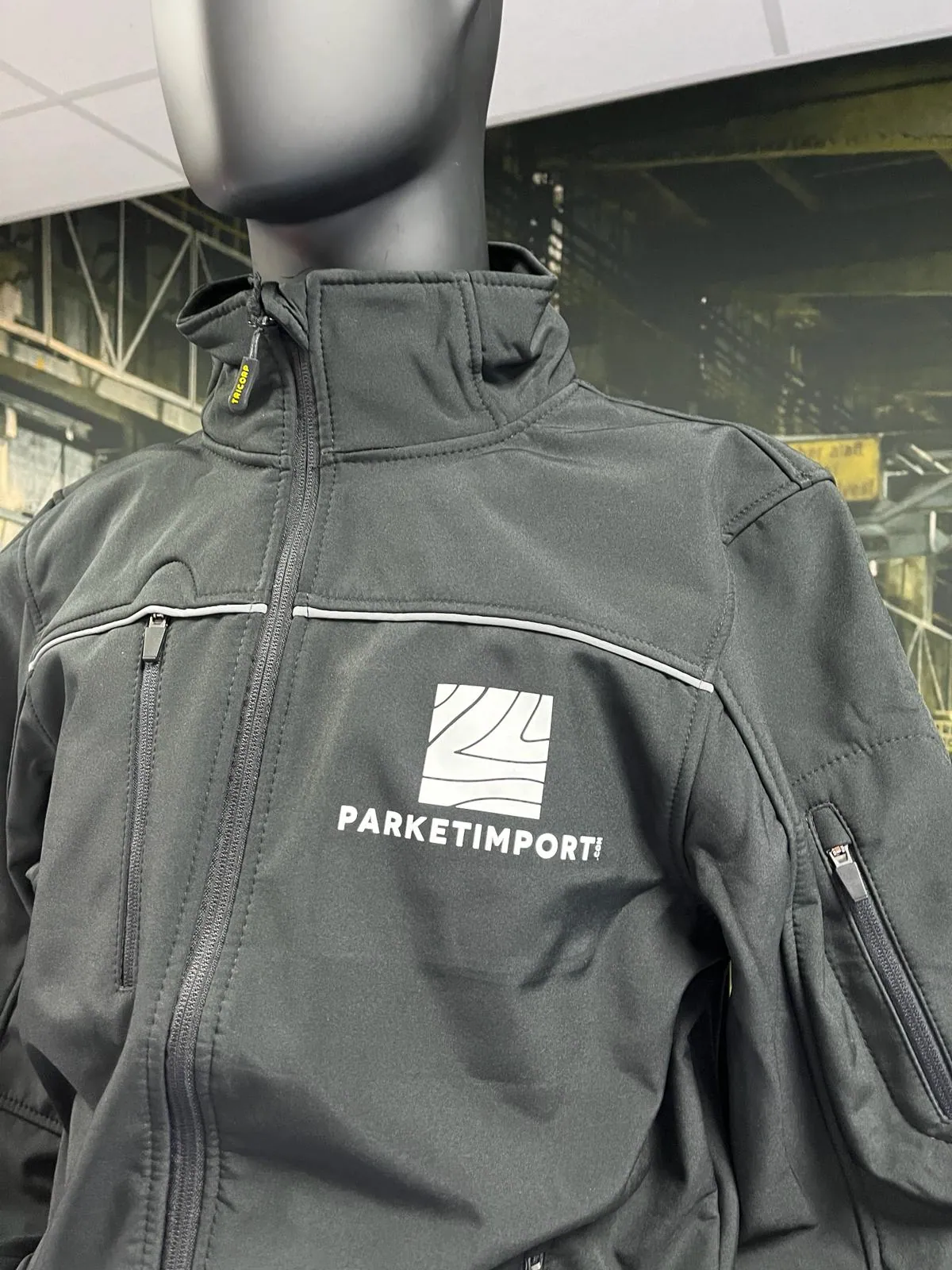 Bedrijfskleding die past bij vakmensen, detail van de afwerking.