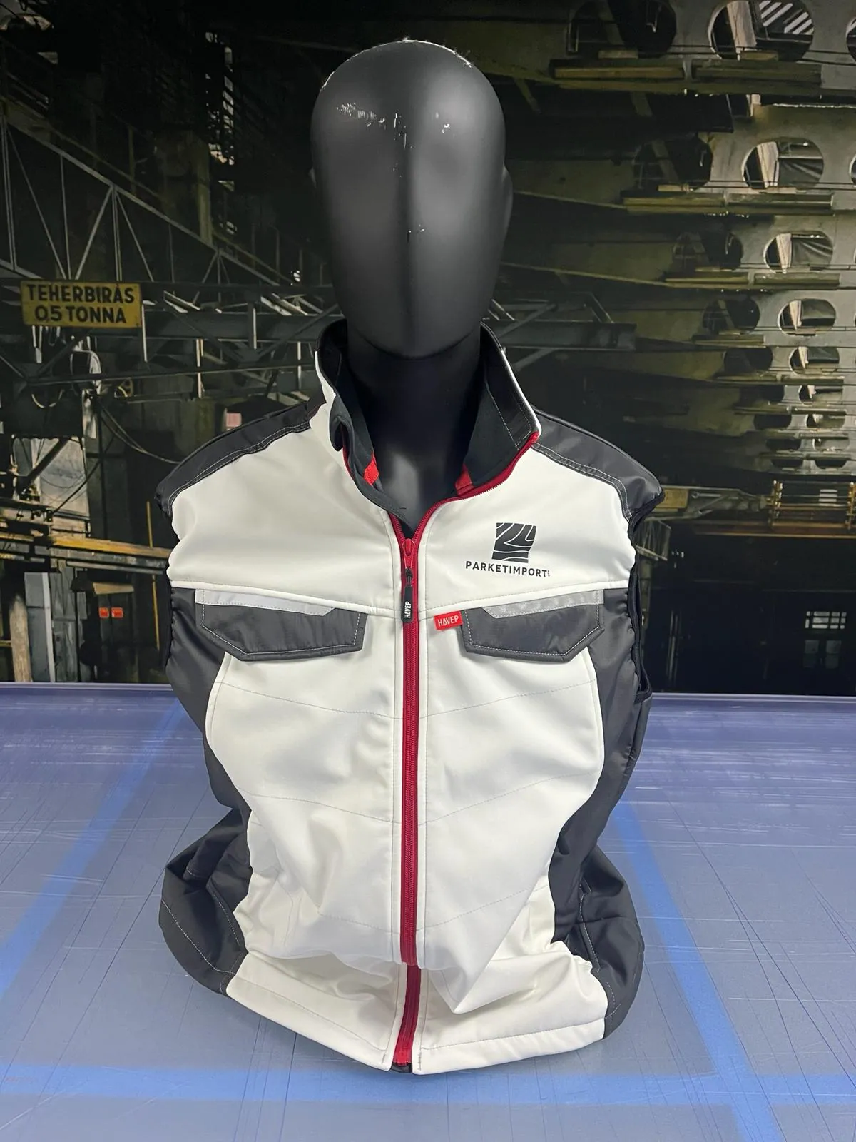 Bedrijfskleding die past bij vakmensen, de kleding klaar voor gebruik.