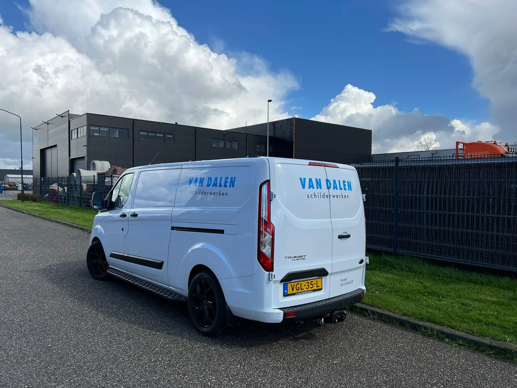 Het voertuig in compleet overzicht.