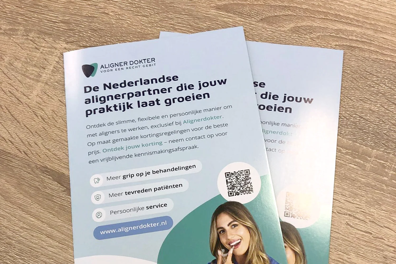 Geproduceerde zakelijke flyers voor Aligner Dokter